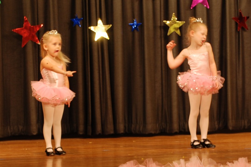 2012/05(May)/Sydney's Dance Recital/800x600_2012-05-12-Sydney's Recital-20.jpg